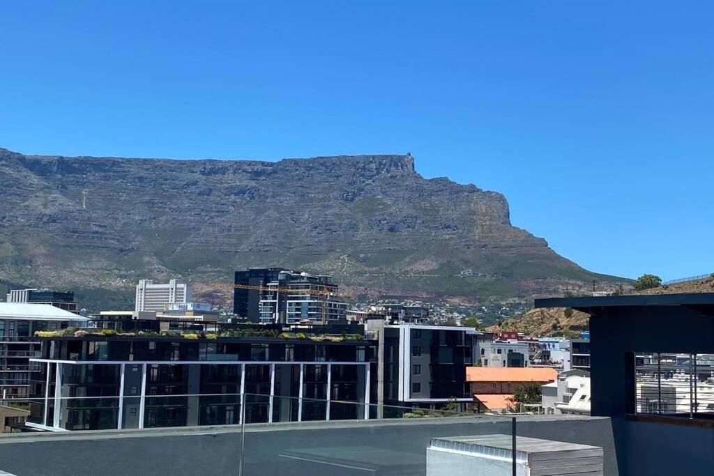 Modern Apartment In The Docklands, De Waterkant, Cape Town Stunning Views, Gorgeous Pool Deck Exterior foto
