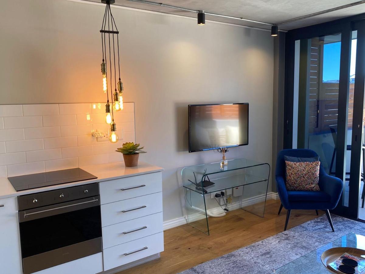 Modern Apartment In The Docklands, De Waterkant, Cape Town Stunning Views, Gorgeous Pool Deck Exterior foto