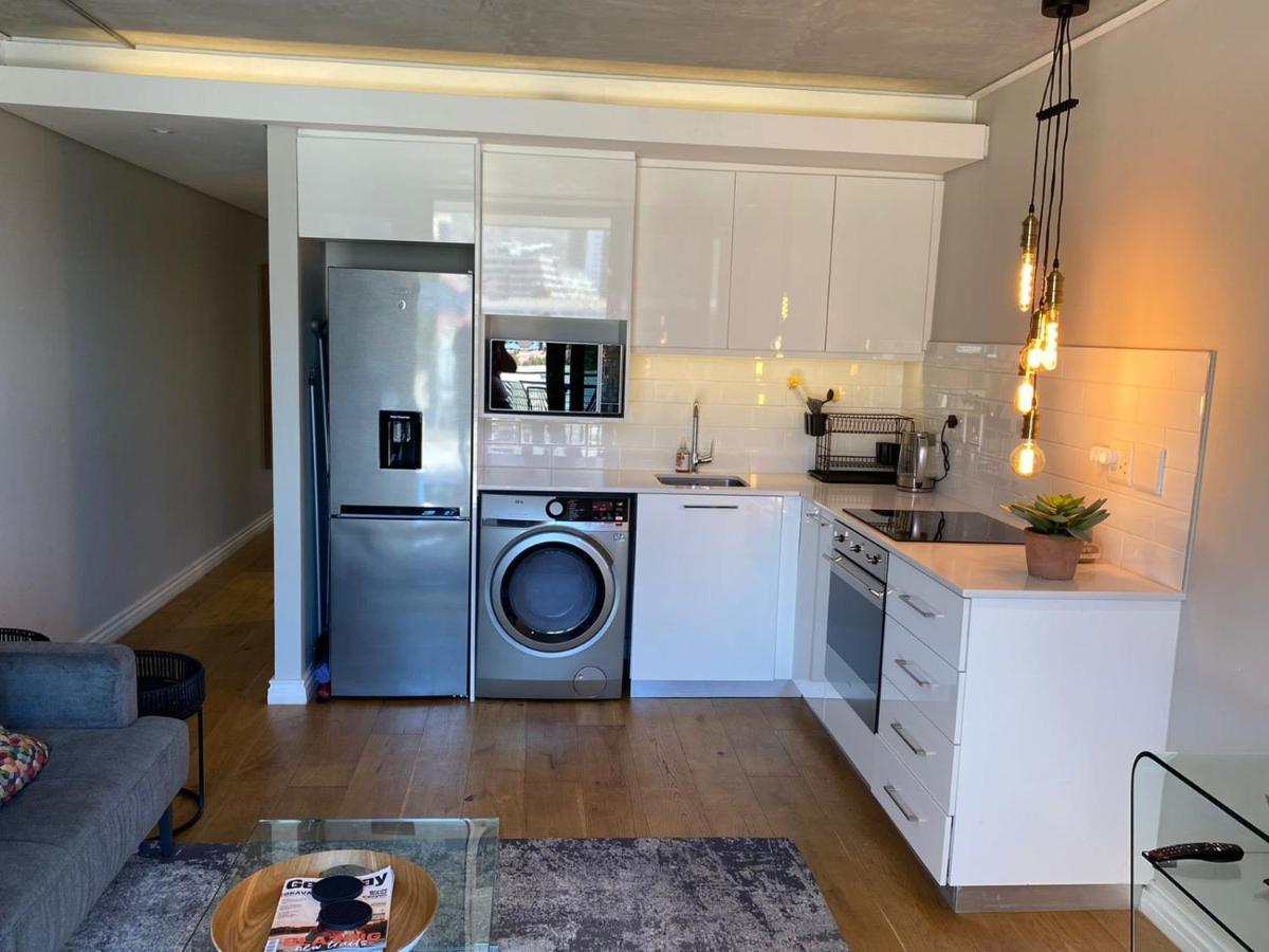 Modern Apartment In The Docklands, De Waterkant, Cape Town Stunning Views, Gorgeous Pool Deck Exterior foto