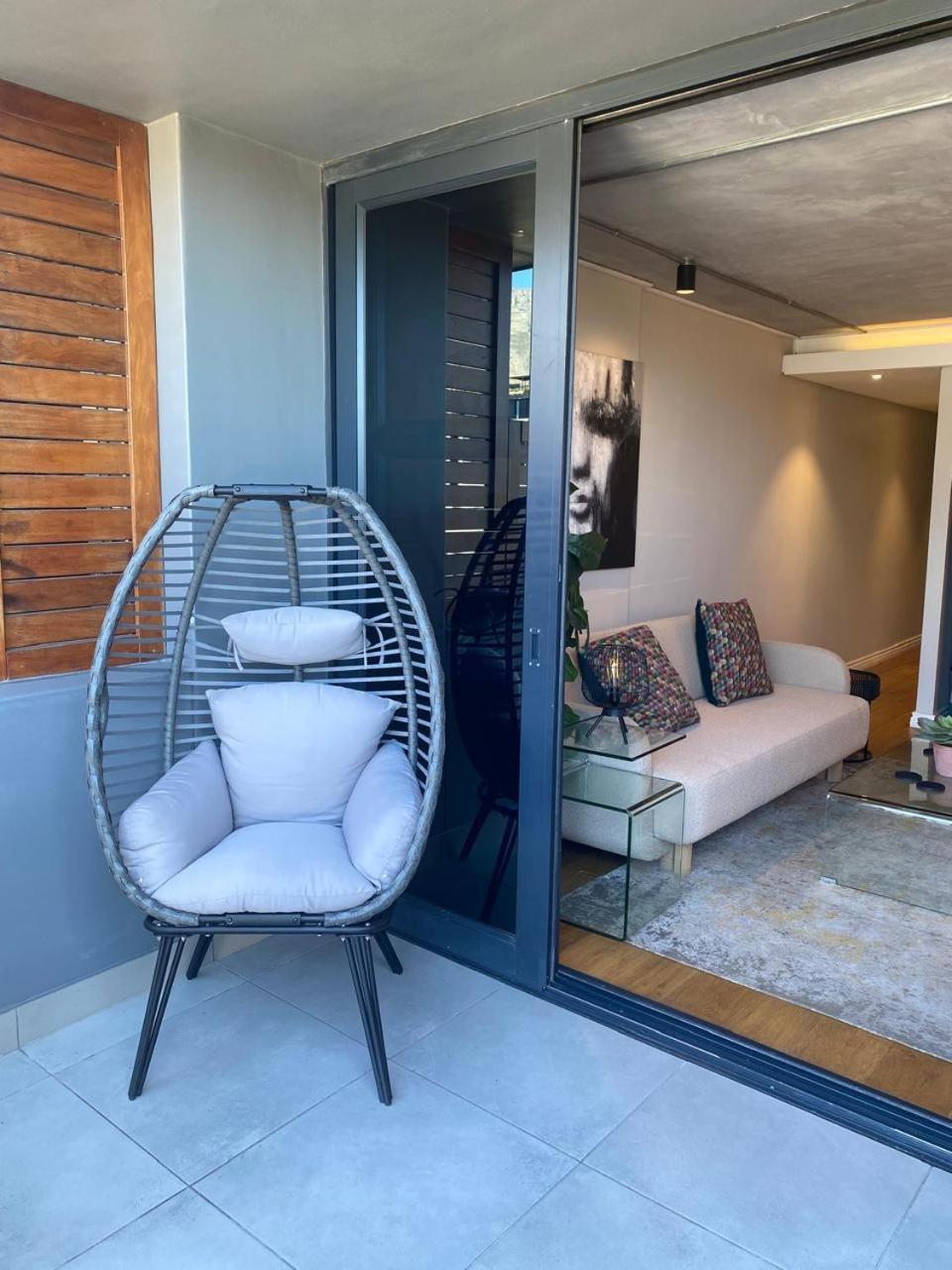 Modern Apartment In The Docklands, De Waterkant, Cape Town Stunning Views, Gorgeous Pool Deck Exterior foto